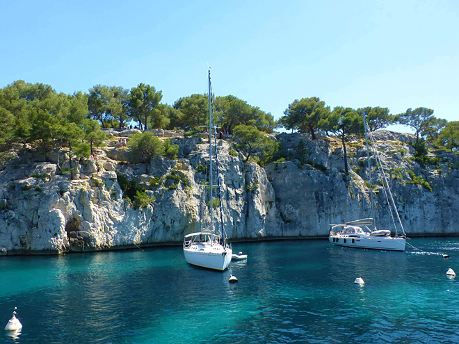 Vápencové skály v Les Calanques