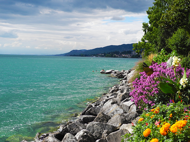 Ženevské jezero je současně největším jezerem Švýcarska i Francie