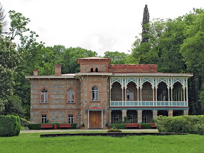 Šlechtický zámek Cinandali s dlouhodobou tradicí výroby vína