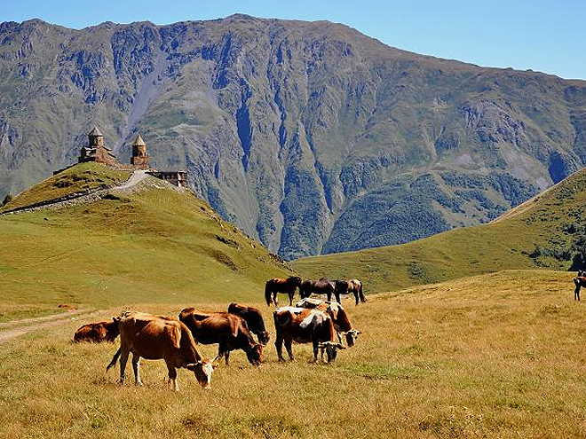 Kostel Cminda Sameba je nádherně položený ve výšce 2 200 m