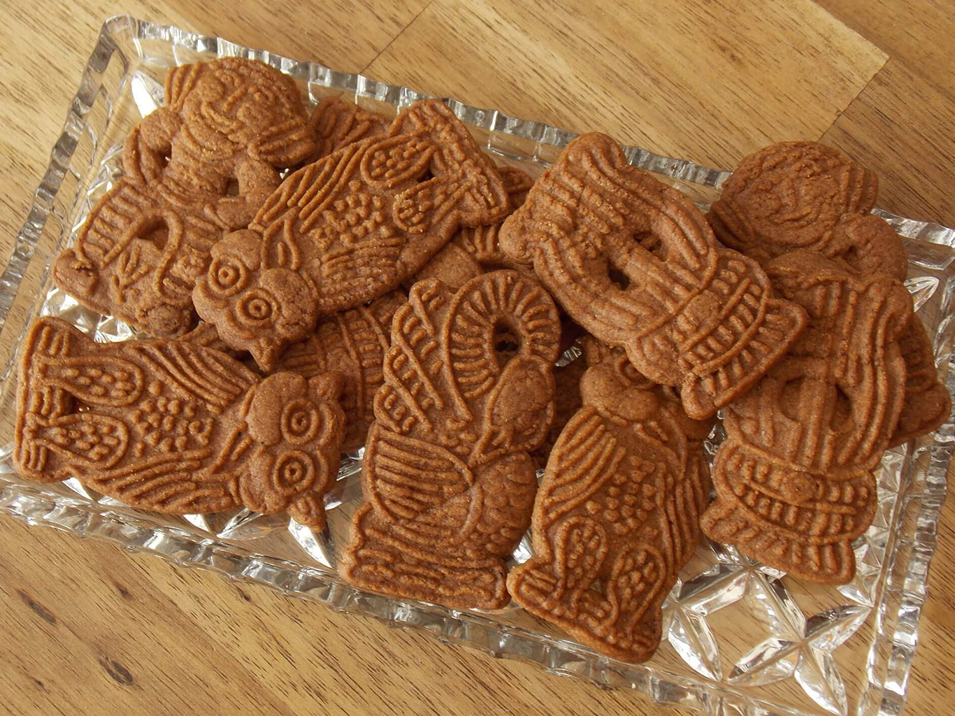 Máslové sušenky speculaas se dříve vyráběli na svatého Mikuláše a Vánoce