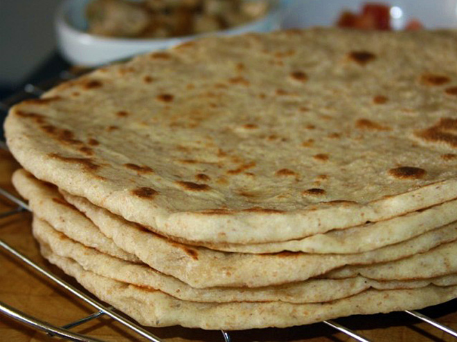 Lavaš je nejstarší chléb známý na Blízkém východě a na Kavkaze
