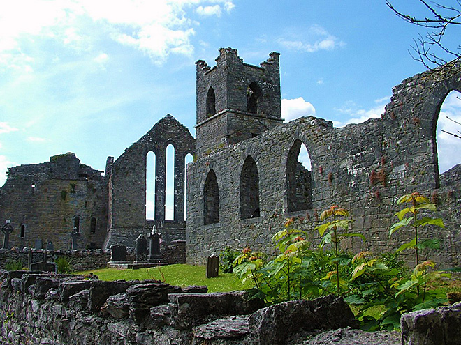 Augustiniánské opatství Cong Abbey pochází z 12. století