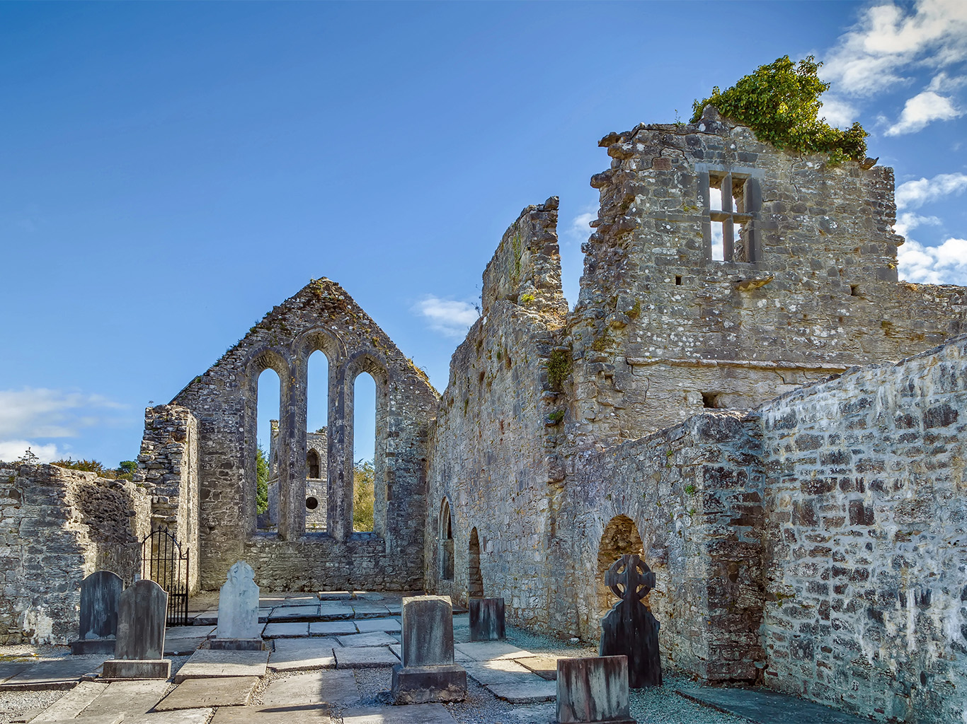 Augustiniánské opatství Cong Abbey pochází z 12. století