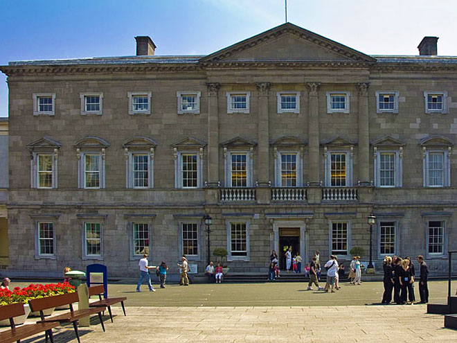Příklad georgiánské architektury v Dublinu - Leinster House