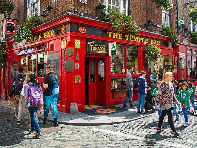 Jeden z nejproslulejších barů v Dublinu - The Temple Bar