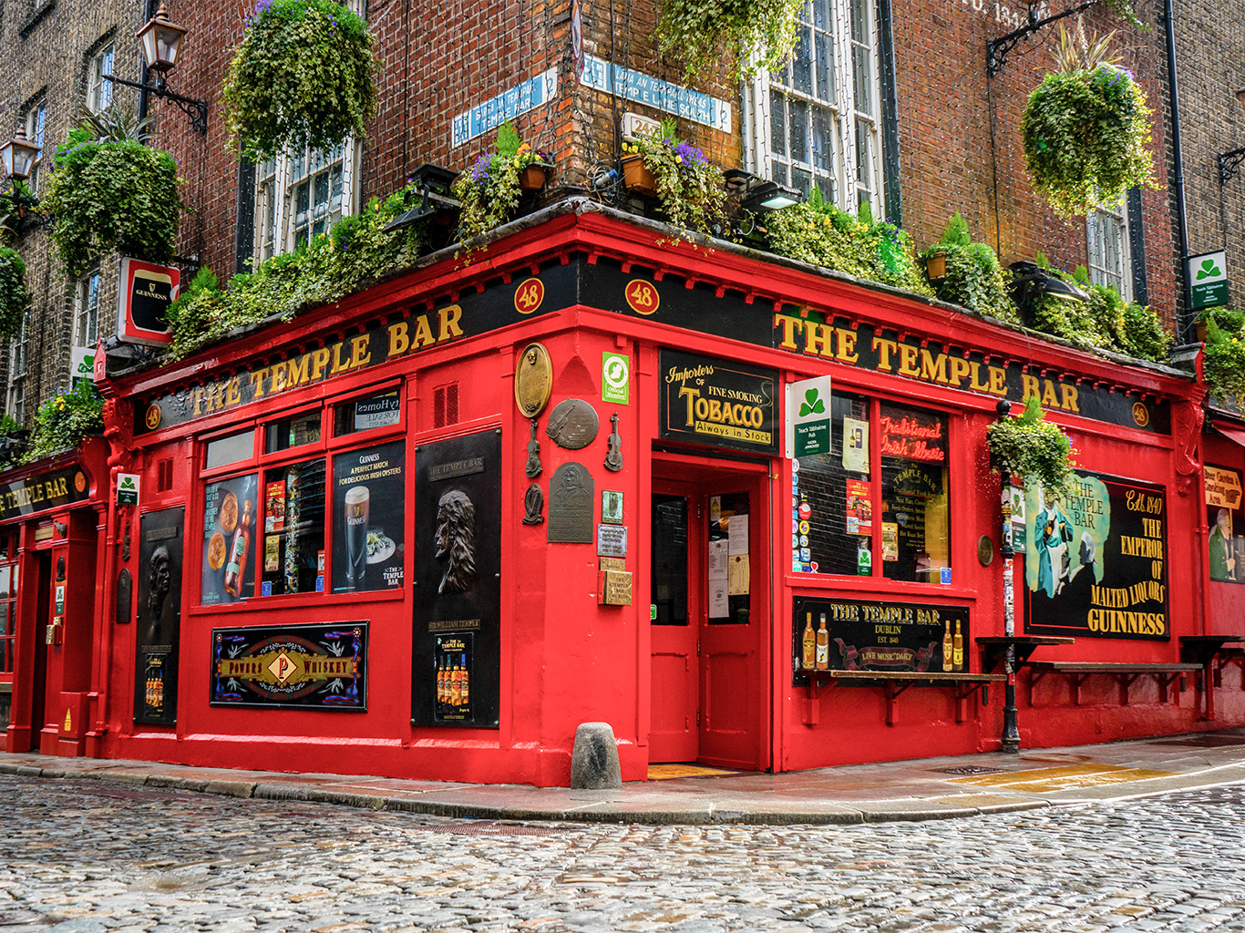 Jeden z nejproslulejších barů v Dublinu - The Temple Bar