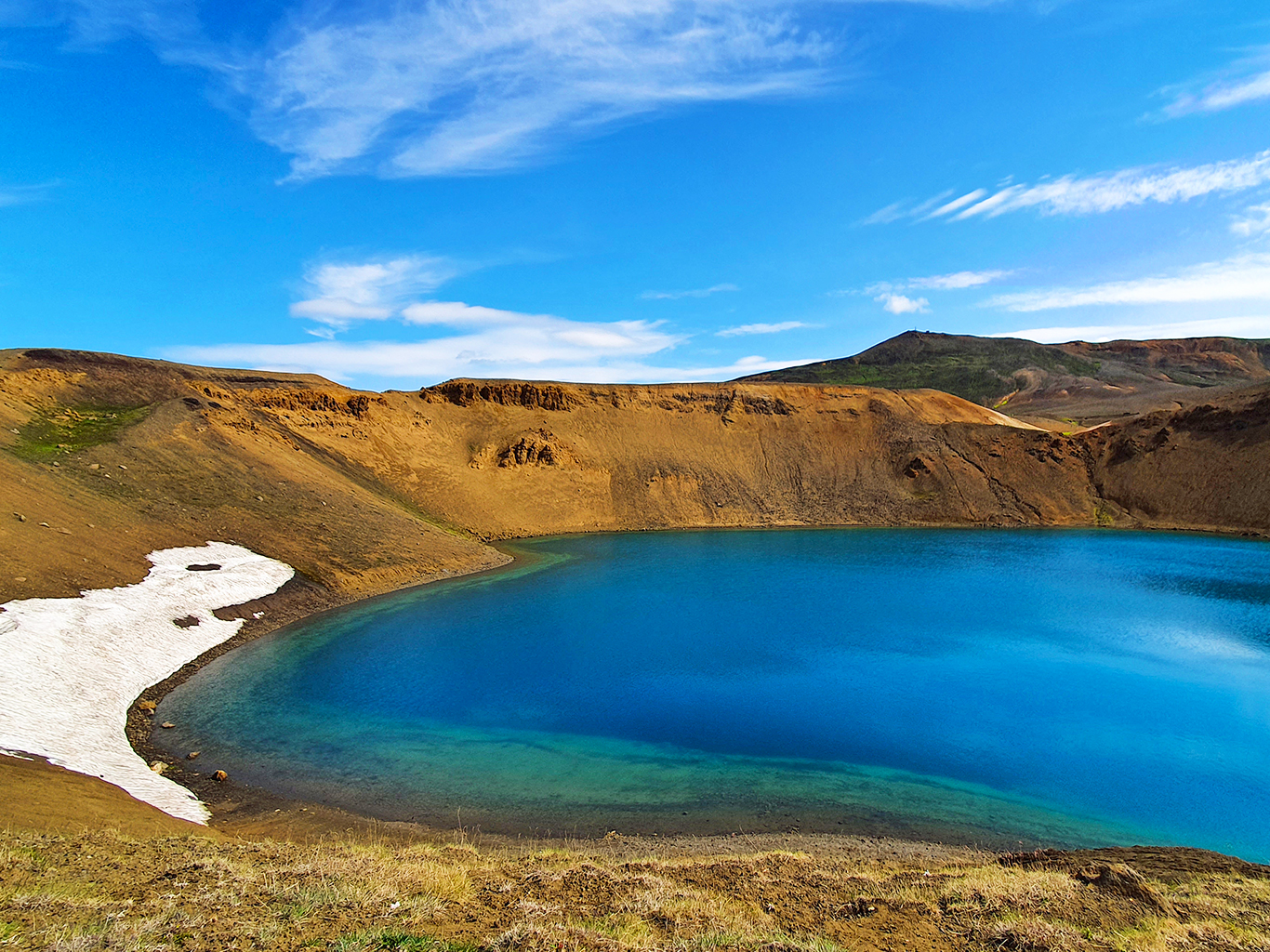 Jezero kráteru Víti neboli Peklo