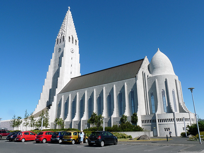 Zajímavá architektura kostela Halgrímskirkja v Reykjavíku