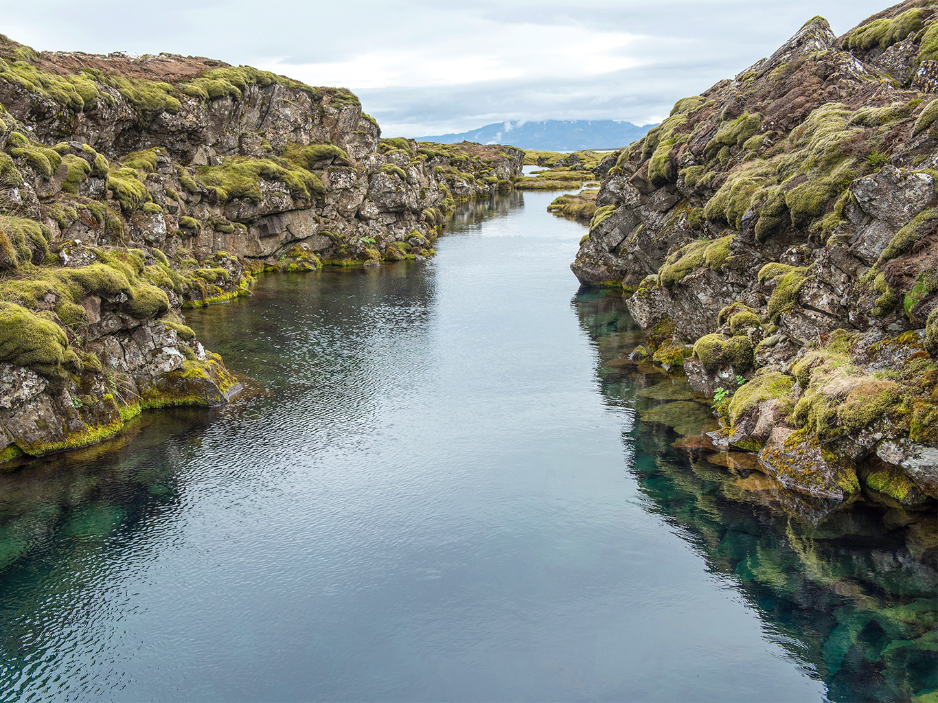 Národním parkem Thingvellir protéká řeka Öxará