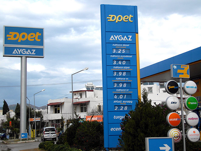 Benzín je v Turecku opravdu velmi drahý