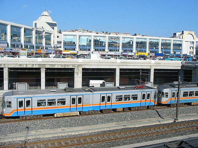 Autobusové nádraží a zároveň stanice metra Esenler 