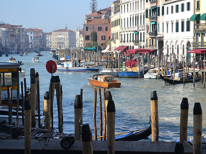 Canal Grande, hlavní dopravní kanál Benátek