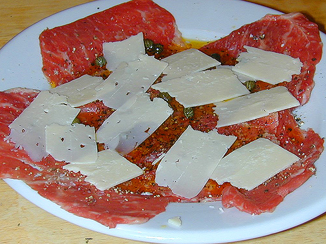 Carpaccio – oblíbený předkrm ze syrového masa nebo ryby