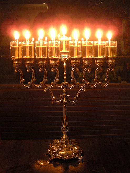 Tradiční chanuková svíce