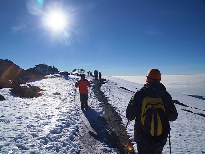 Na vršku Kilimandžára je potřeba počítat s občasnou sněhovou nadílkou