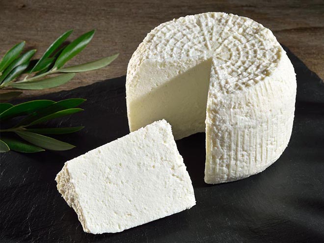 Ovčí sýr brocciu ze syrovátky