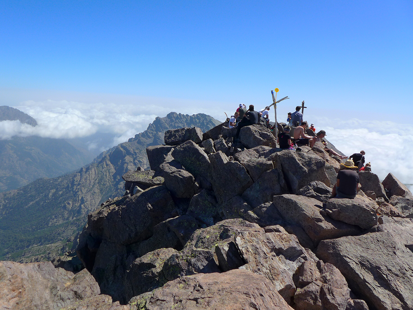 Vrcholek nejvyšší korsické hory Monte Cinto