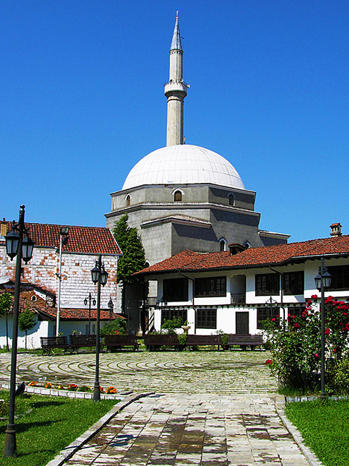 Mešita Bajrakli patří mezi nejkrásnější mešity v Prizrenu