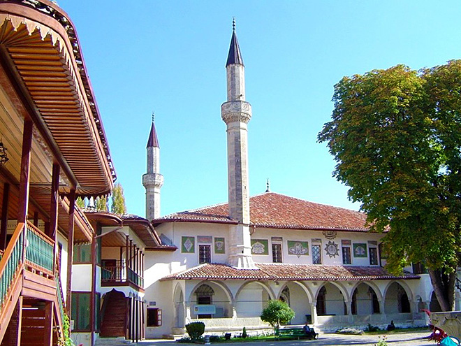 Malá mešita s minaretem Chánova paláce v Bachčisaraji