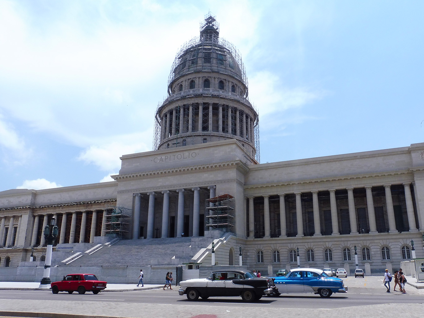 Havanský Kapitol se nápadně podobná Kapitolu ve Washingtonu
