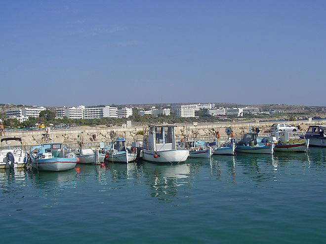 Typická hotelová zástavba, Agia Napa