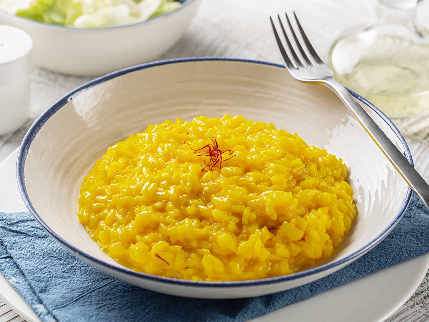 Šafránové risotto alla milanese je ikonou lombardské kuchyně
