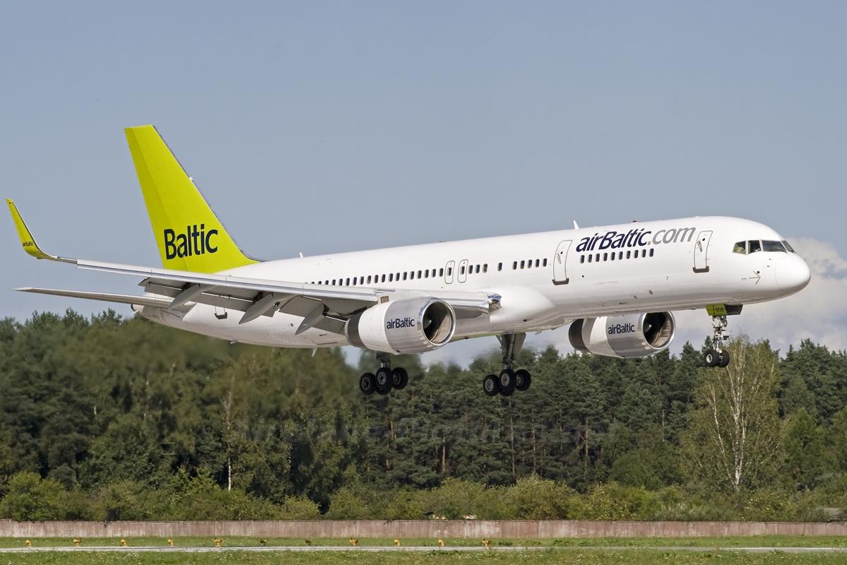 AirBaltic je lotyšská nízkonákladová společnost