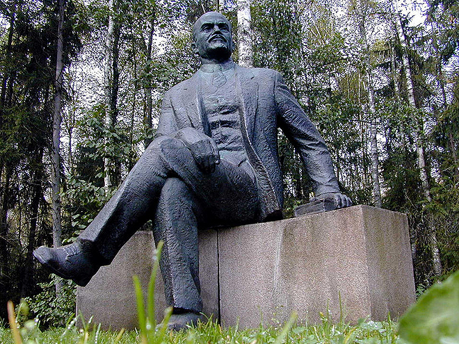 Grūto parkas je muzeum soch a jiných památek ze Sovětských dob