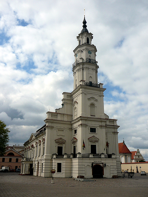 Kaunaská radnice přezdívaná Bílá labuť