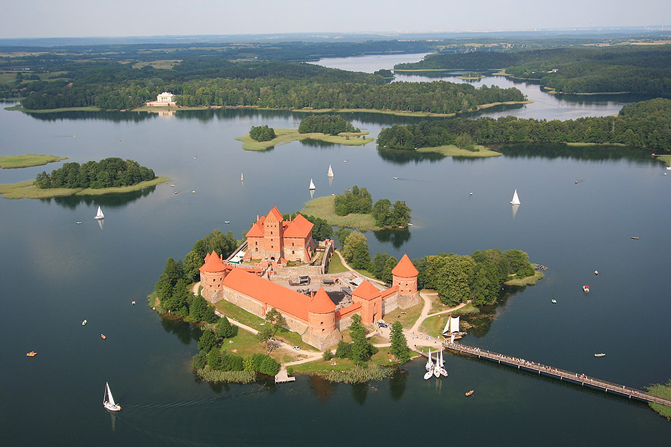 Ostrovní hrad Trakai je jednou z nejznámějších a nejfotogeničtějších památek v Litvě