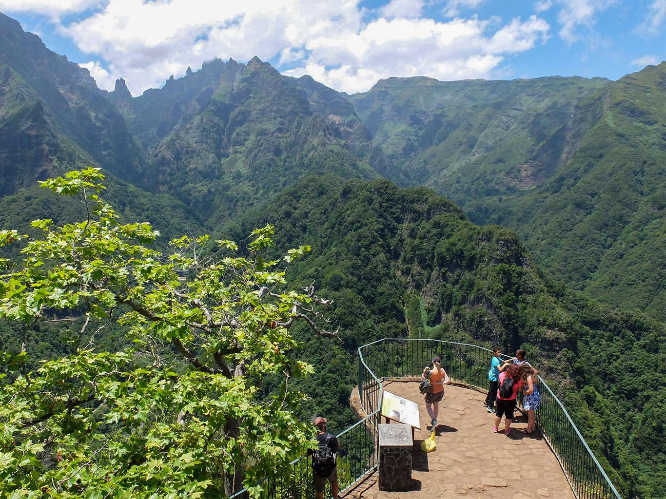 Vyhlídka Balcões je známá nebojácnými pěnkavami 
