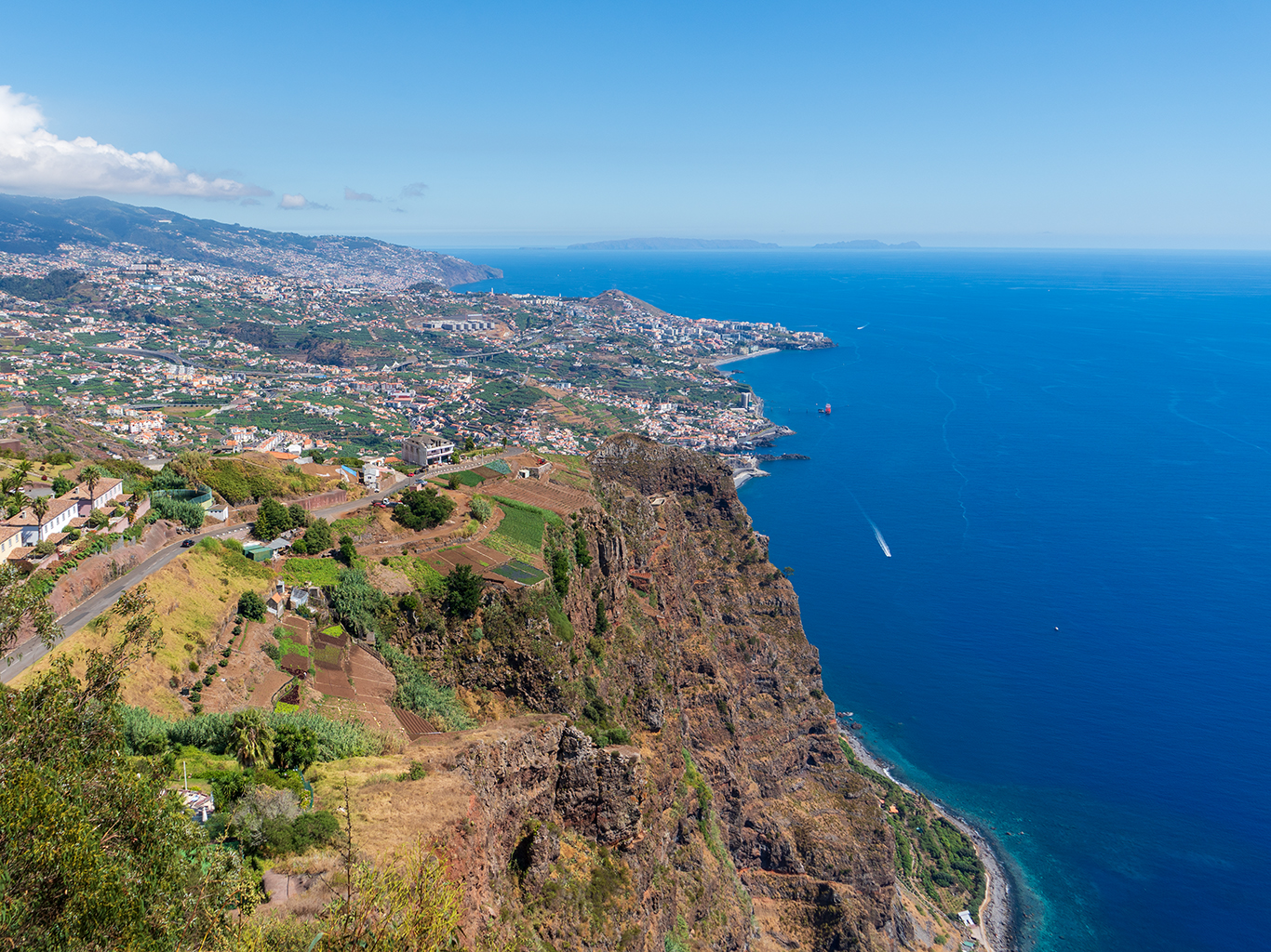 Jeden z nejvyšších mořských útesů Evropy se nachází na ostrově Madeira