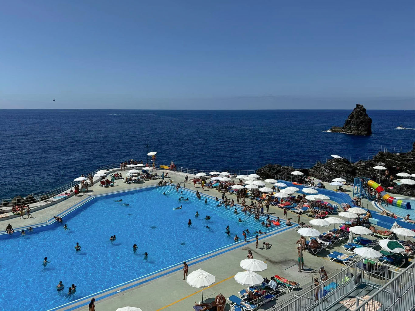 Koupaliště Lido ve Funchalu si užijí zejména rodiny s dětmi