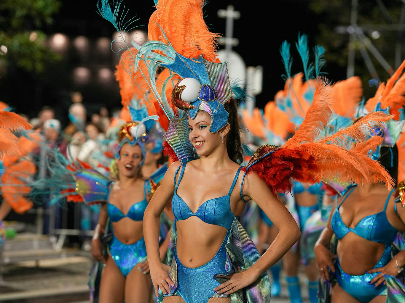 Madeirské dívky při vystoupení během Karnevalu