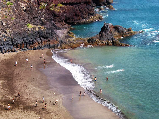Prainha je jedinou písečnou pláží na Madeiře
