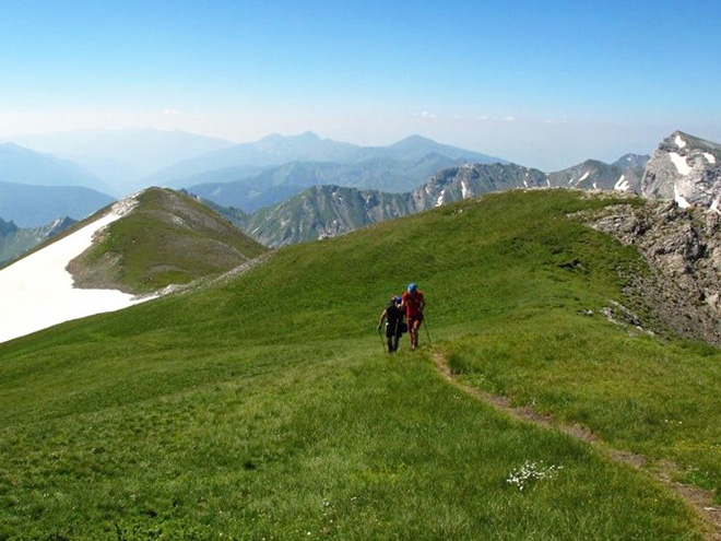 Sníh leží na hřebenech Šar planiny často až do července