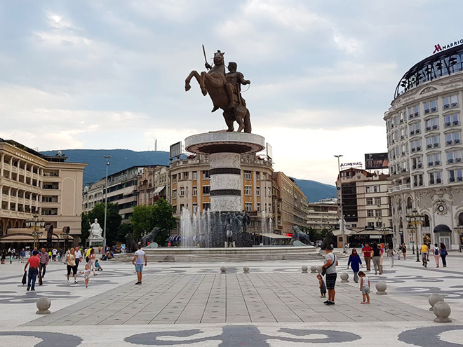 Alexandra Makedonského připomíná památník v centru Skopje