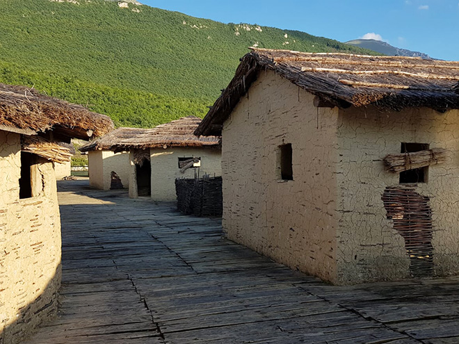Na hladině Ohridského jezera vyrostl výjimečný archeologický komplex