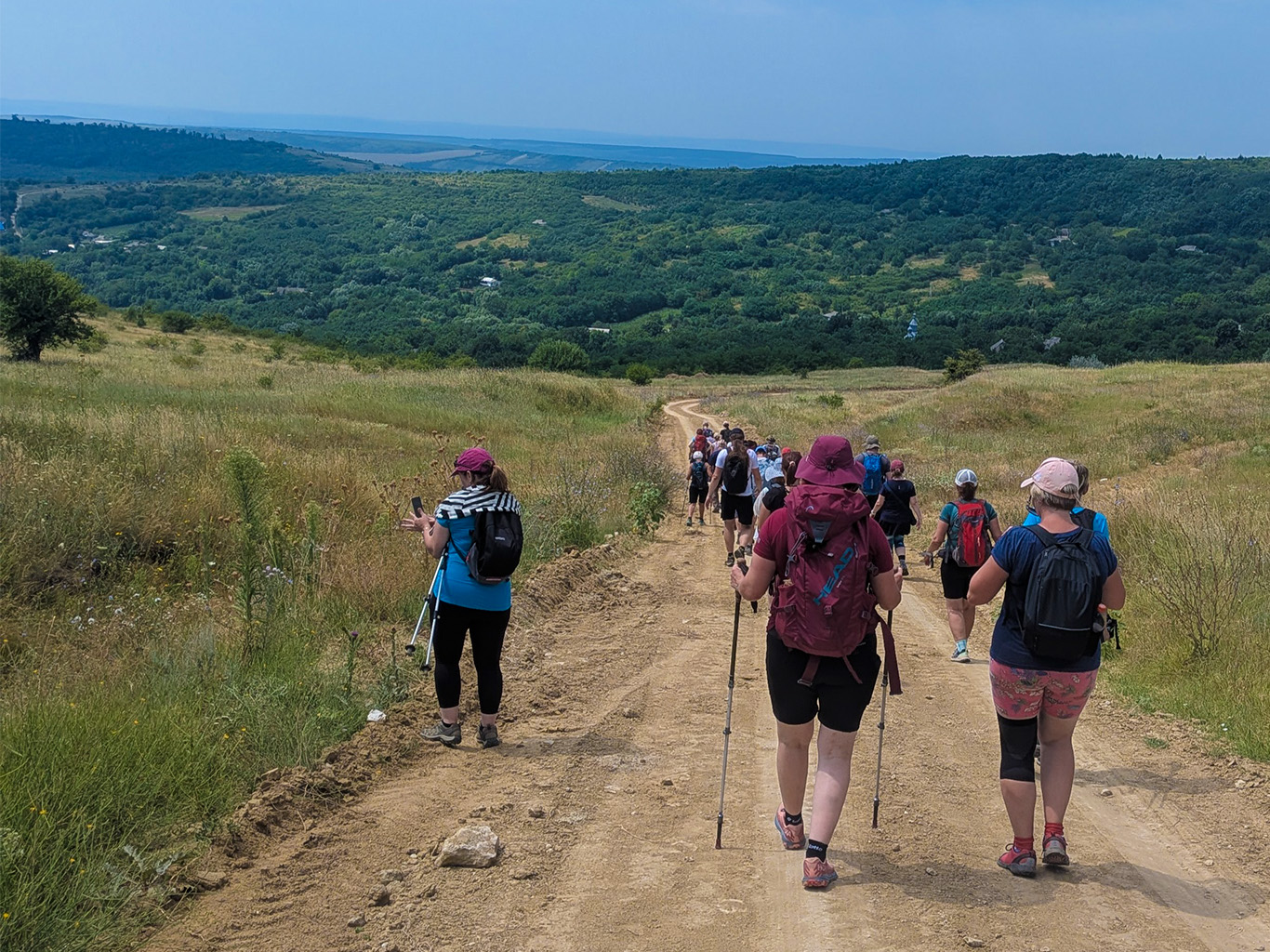 Výprava CK Mundo sestupuje z nejvyššího vrcholu Moldavska