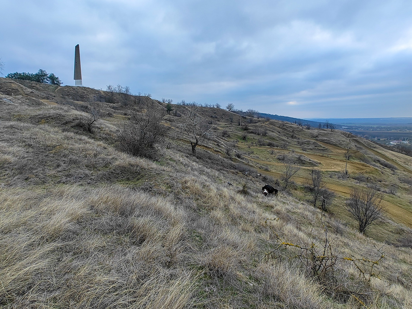 Kickanské návrší s monumentálním obeliskem