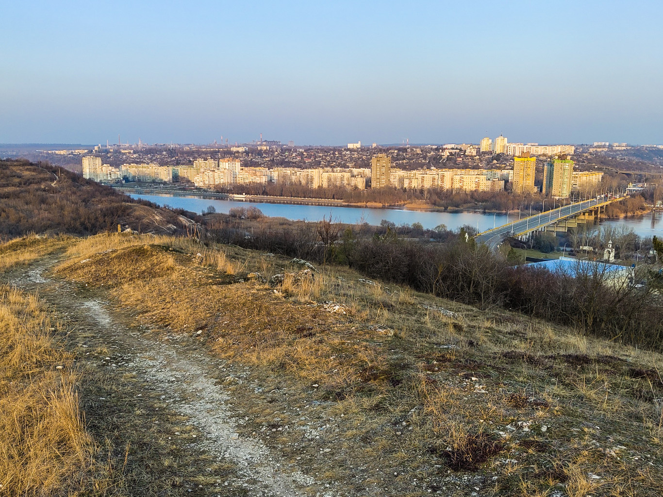Město Rybnica pohledem z Reziny