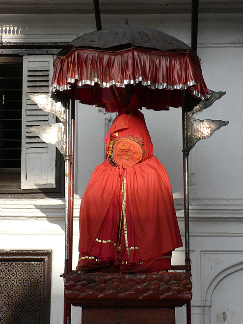 Bůh Hanumán střeží vchod do Královského paláce na náměstí Durbar
