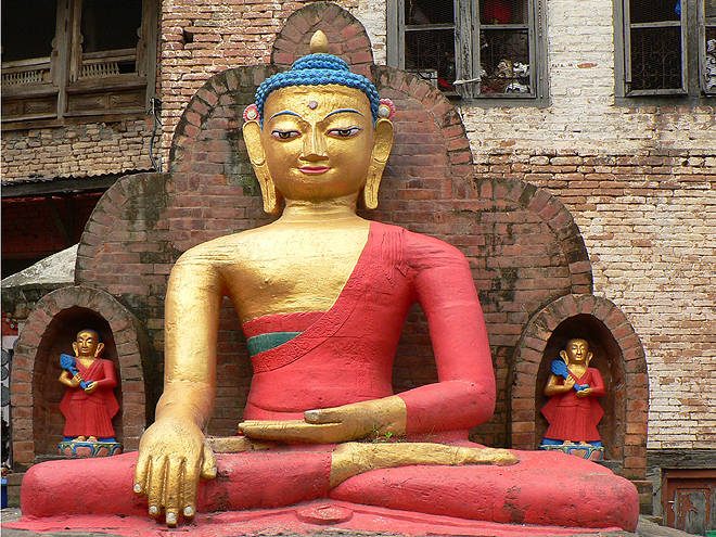Buddhistický klášter Swayambhunath se nalézá na kopci nad Káthmandú