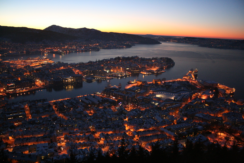 Bergen za zimního podvečera