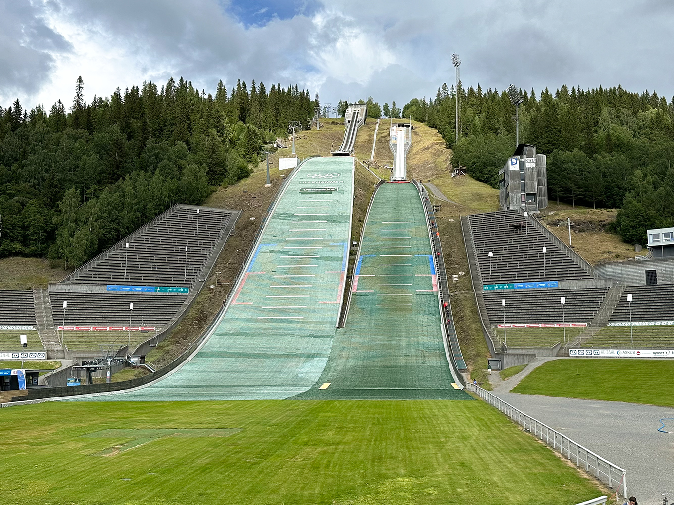 Skokanské můstky ve městě Lillehammer