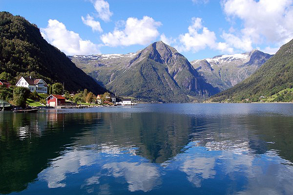 Pohled na nejdelší a nejhlubší fjord v Norsku - Sognefjord
