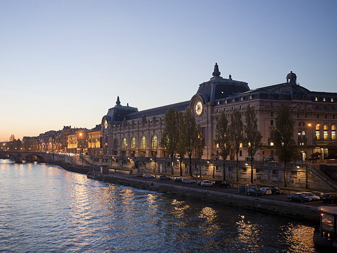 Musée d'Orsay z řeky Seiny