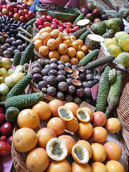 Exotické ovoce na tržišti ve Funchalu