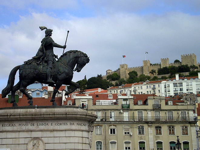 Na jednom ze sedmi lisabonských vrcholků se tyčí hrad svatého Jiří